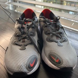 MOVING SALE:: Nike Renew